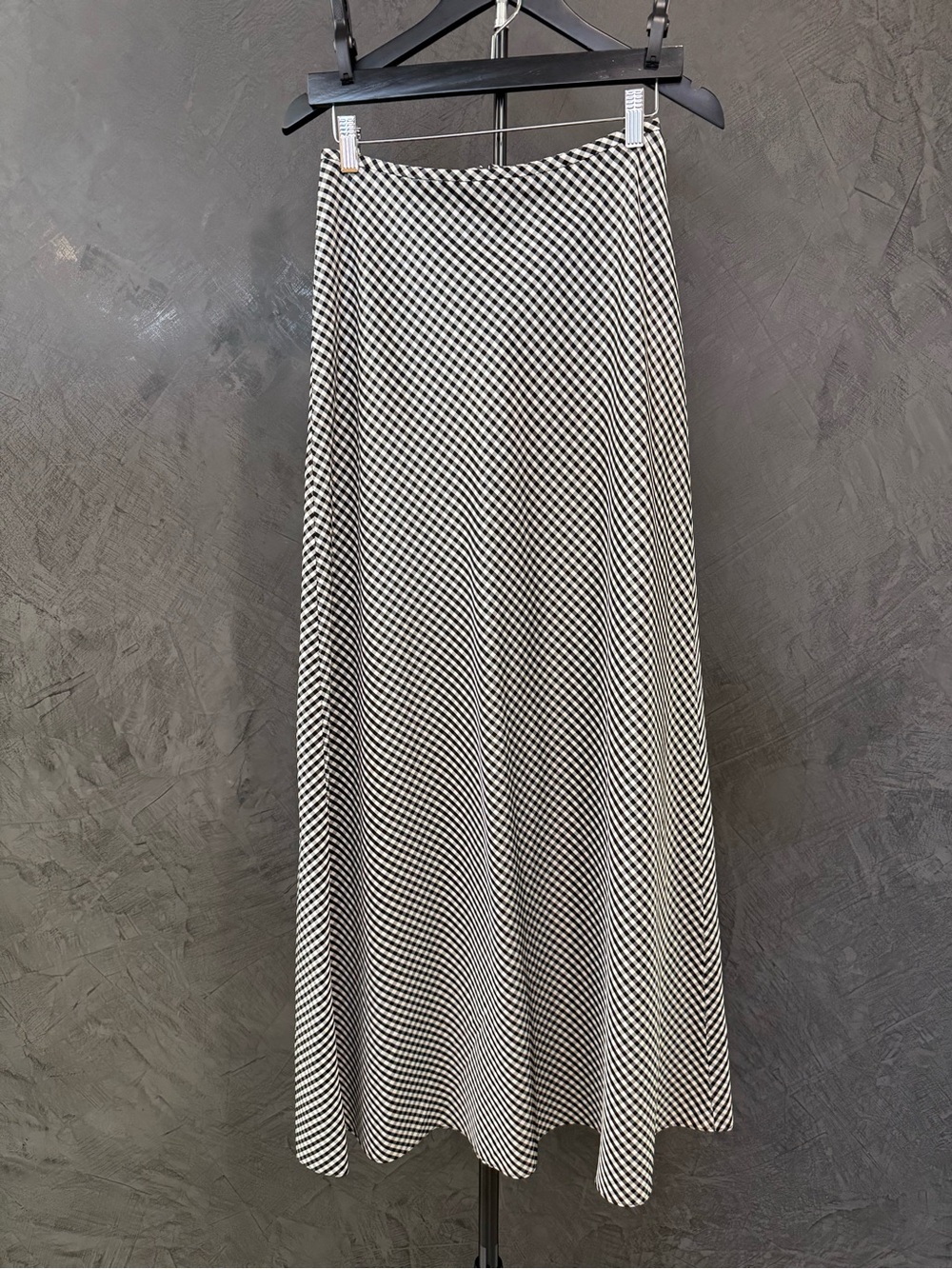 Laundry By Shelli Segal Black and White Diagonal Stripe Maxi Skirt